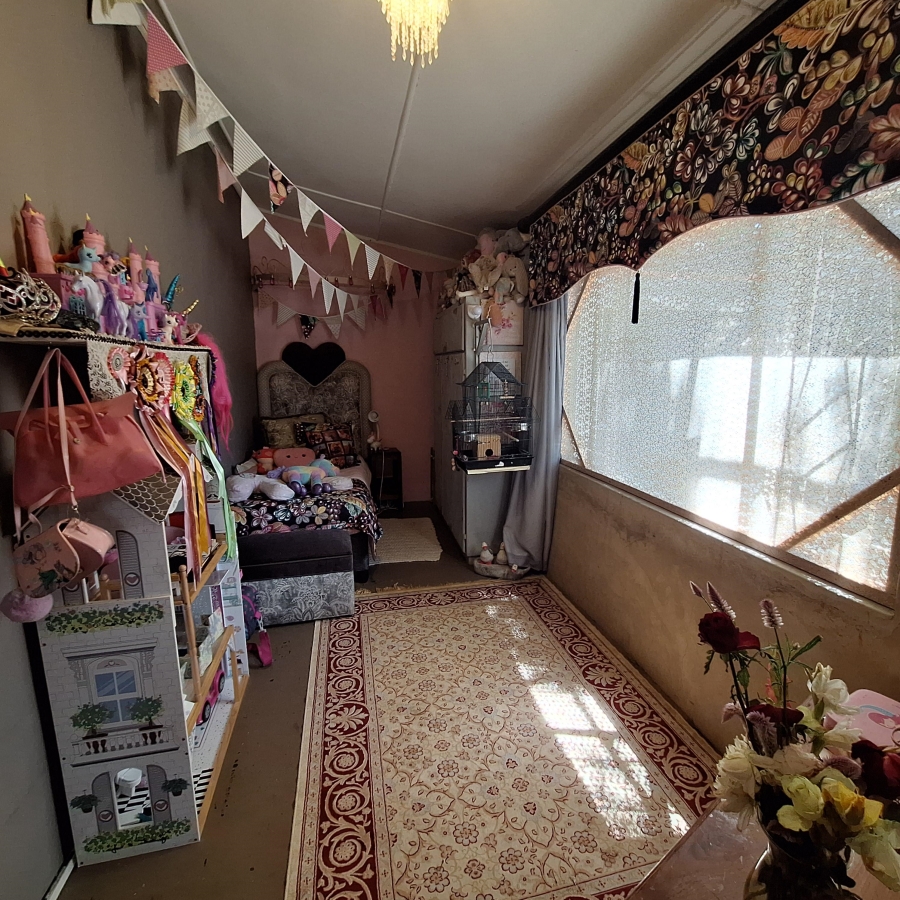 5 Bedroom Property for Sale in Frankfort Free State